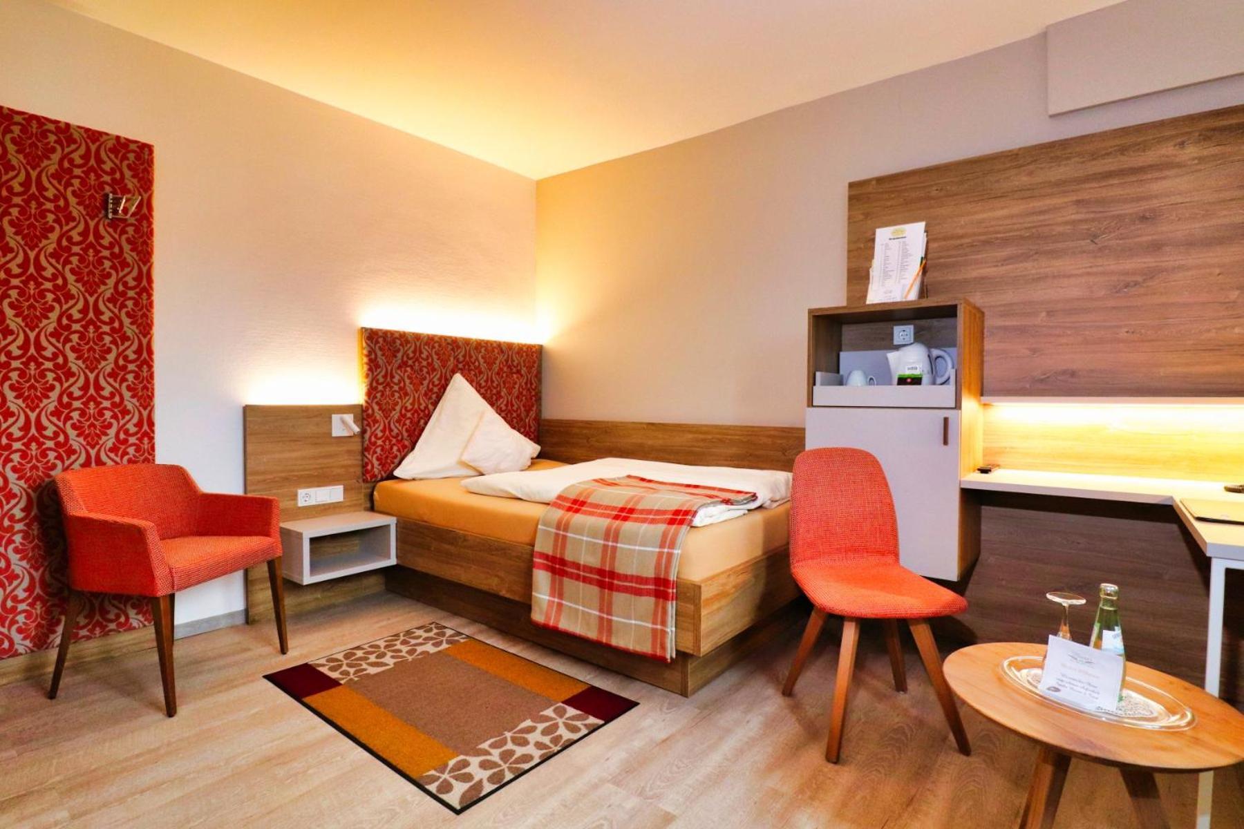 Hotel Maurer Saarwellingen エクステリア 写真
