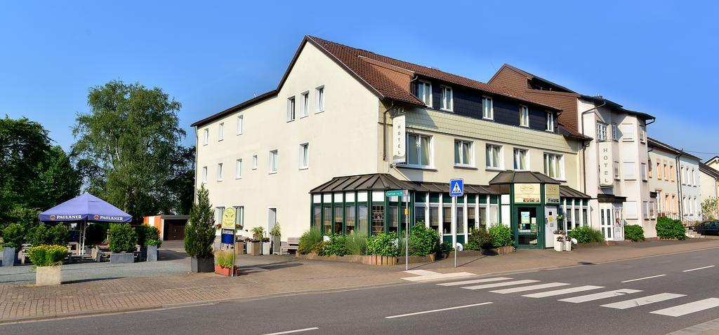 Hotel Maurer Saarwellingen エクステリア 写真