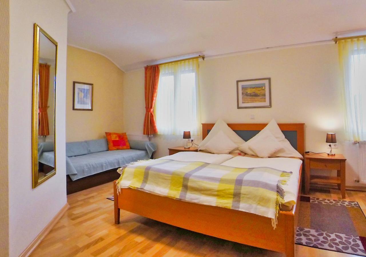Hotel Maurer Saarwellingen エクステリア 写真