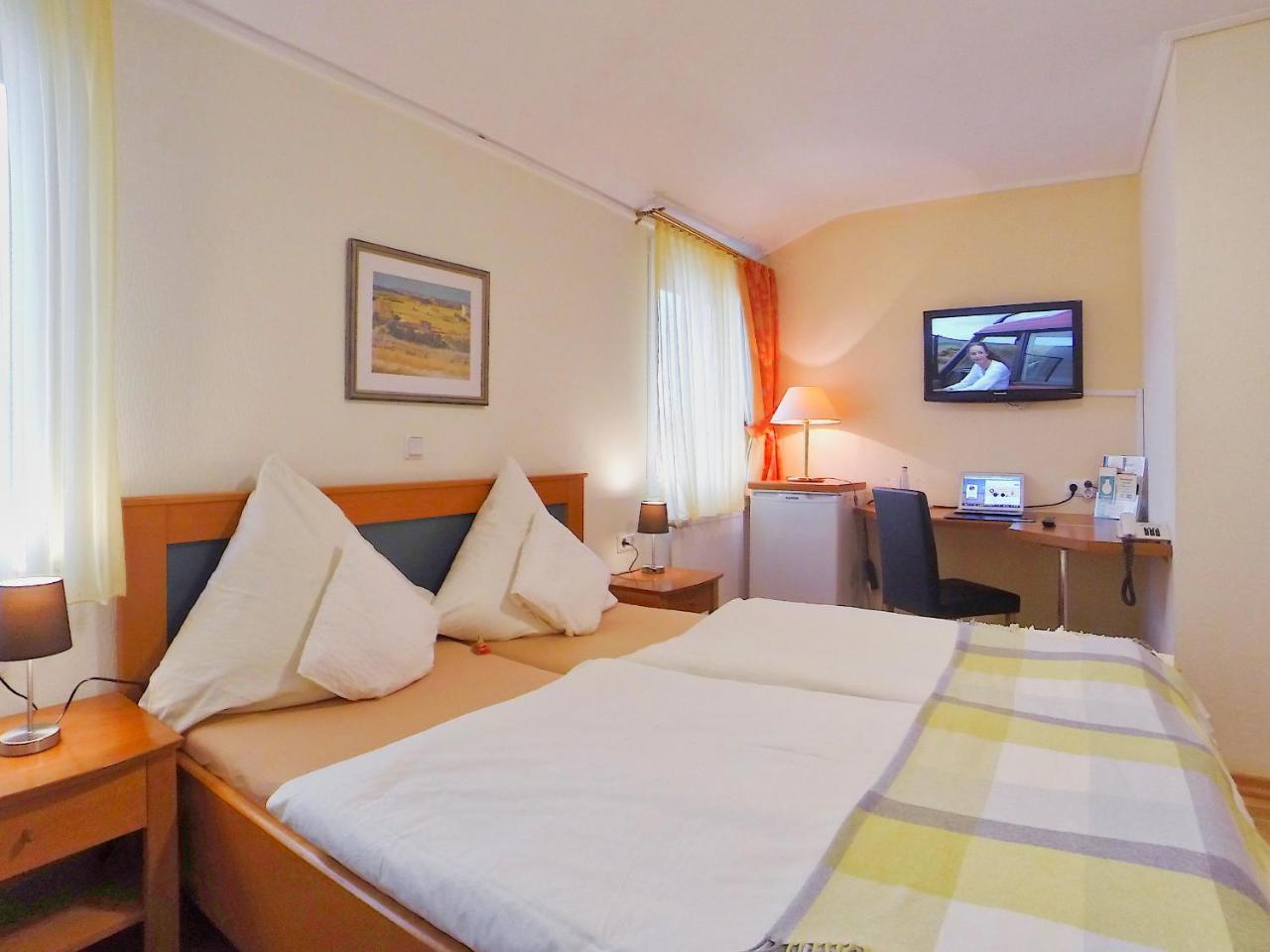 Hotel Maurer Saarwellingen エクステリア 写真