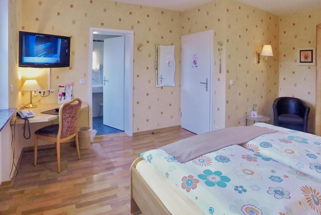 Hotel Maurer Saarwellingen エクステリア 写真