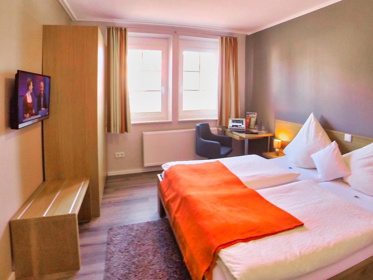 Hotel Maurer Saarwellingen エクステリア 写真