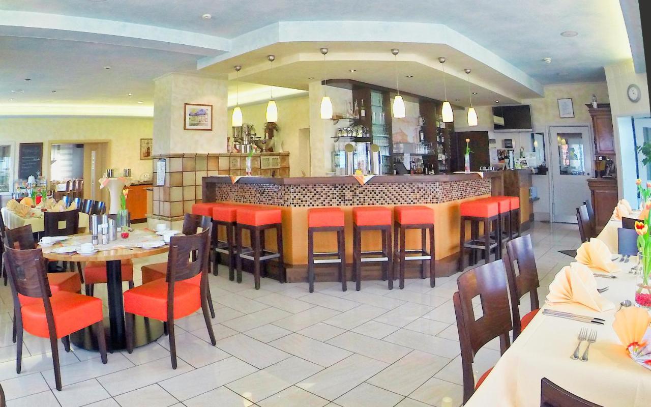 Hotel Maurer Saarwellingen エクステリア 写真