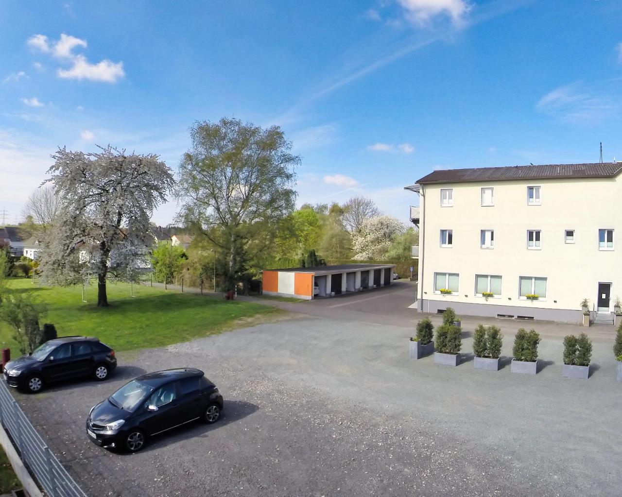 Hotel Maurer Saarwellingen エクステリア 写真
