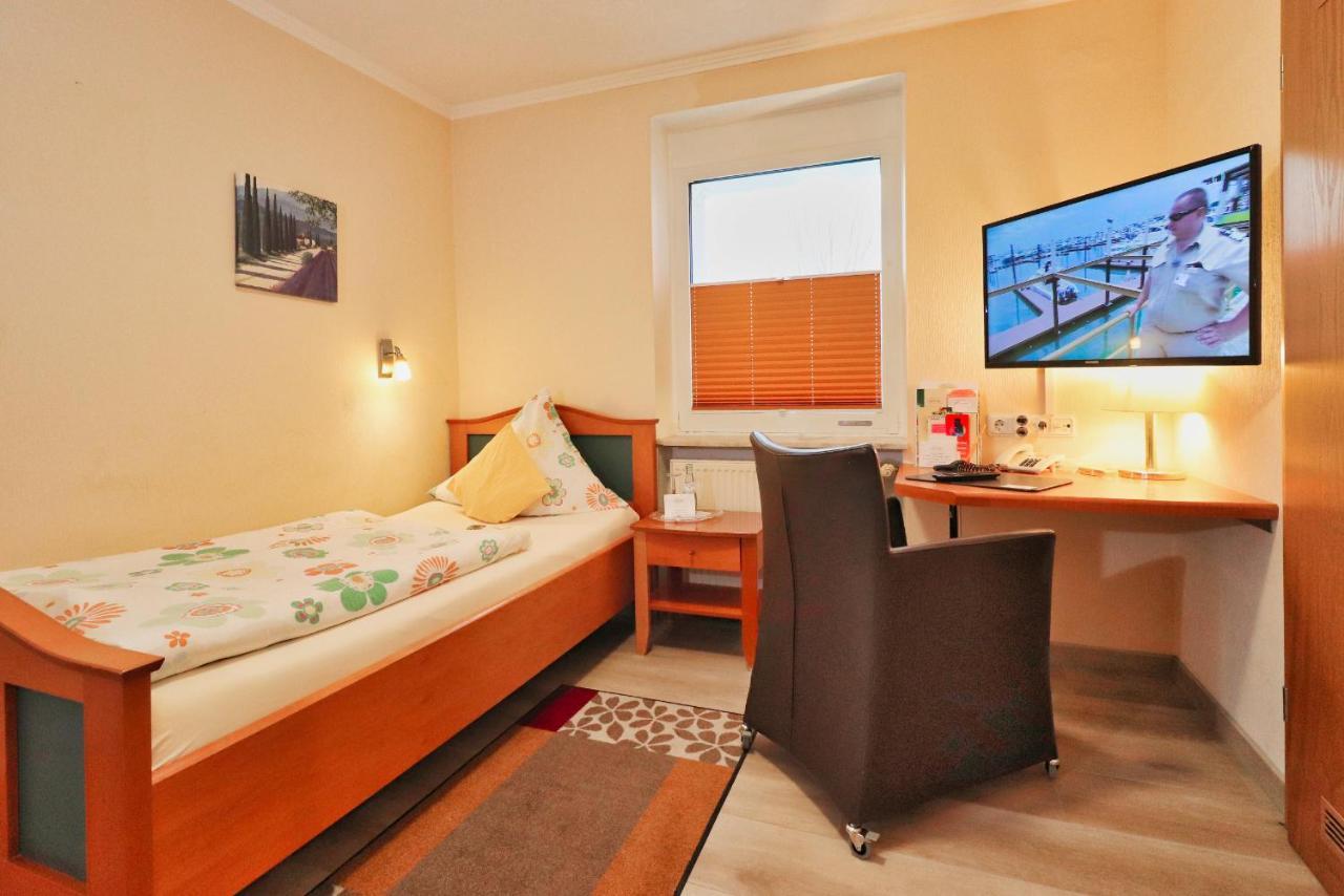 Hotel Maurer Saarwellingen エクステリア 写真