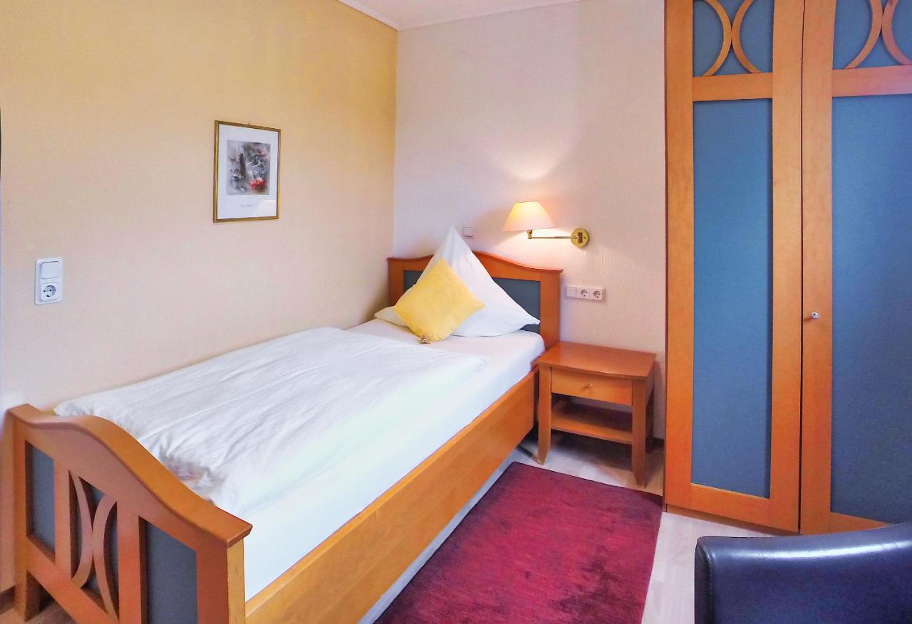 Hotel Maurer Saarwellingen エクステリア 写真