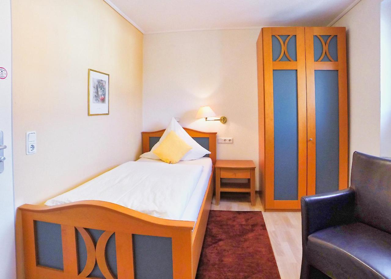 Hotel Maurer Saarwellingen エクステリア 写真