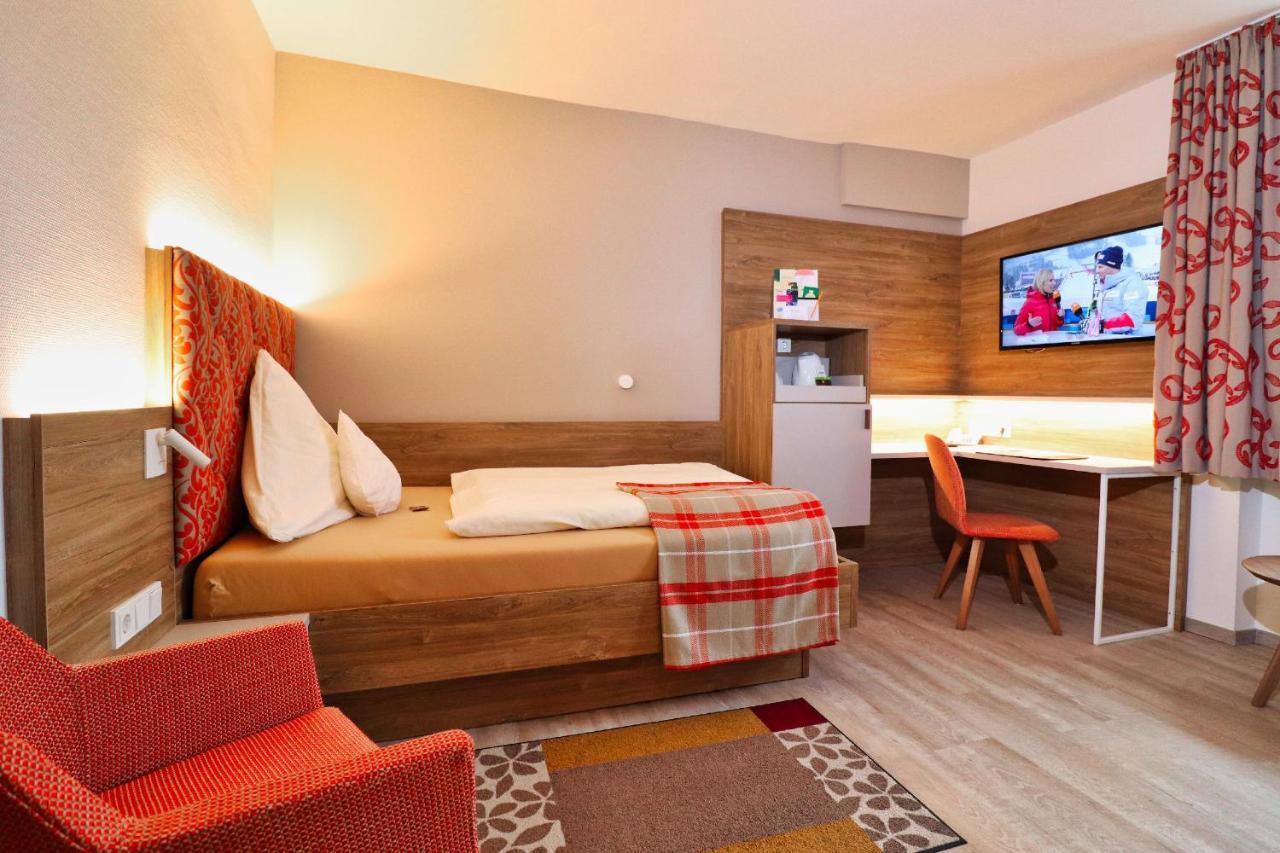 Hotel Maurer Saarwellingen エクステリア 写真